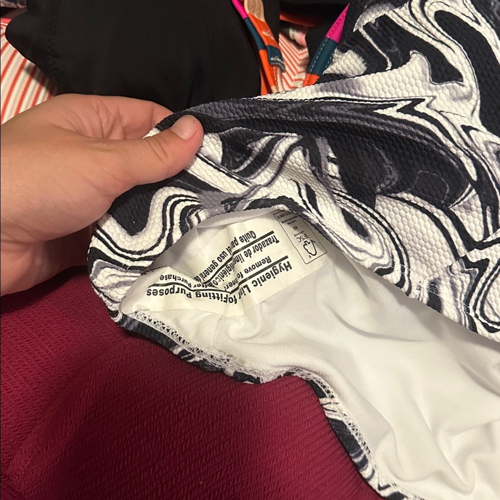 Bathing suit bundle - Picture 3 of 4